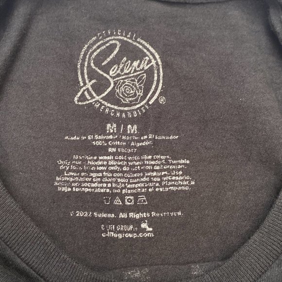 Selena - Black Short Sleeve Graphic Concert Tee, Size M - Picture 4 of 4